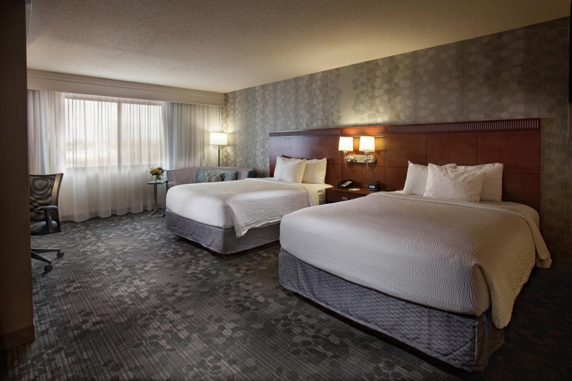 คอร์ตยาร์ด ฟาเยตต์วิลล์ Hotel เฟย์เอตต์วิลล์ ภายนอก รูปภาพ