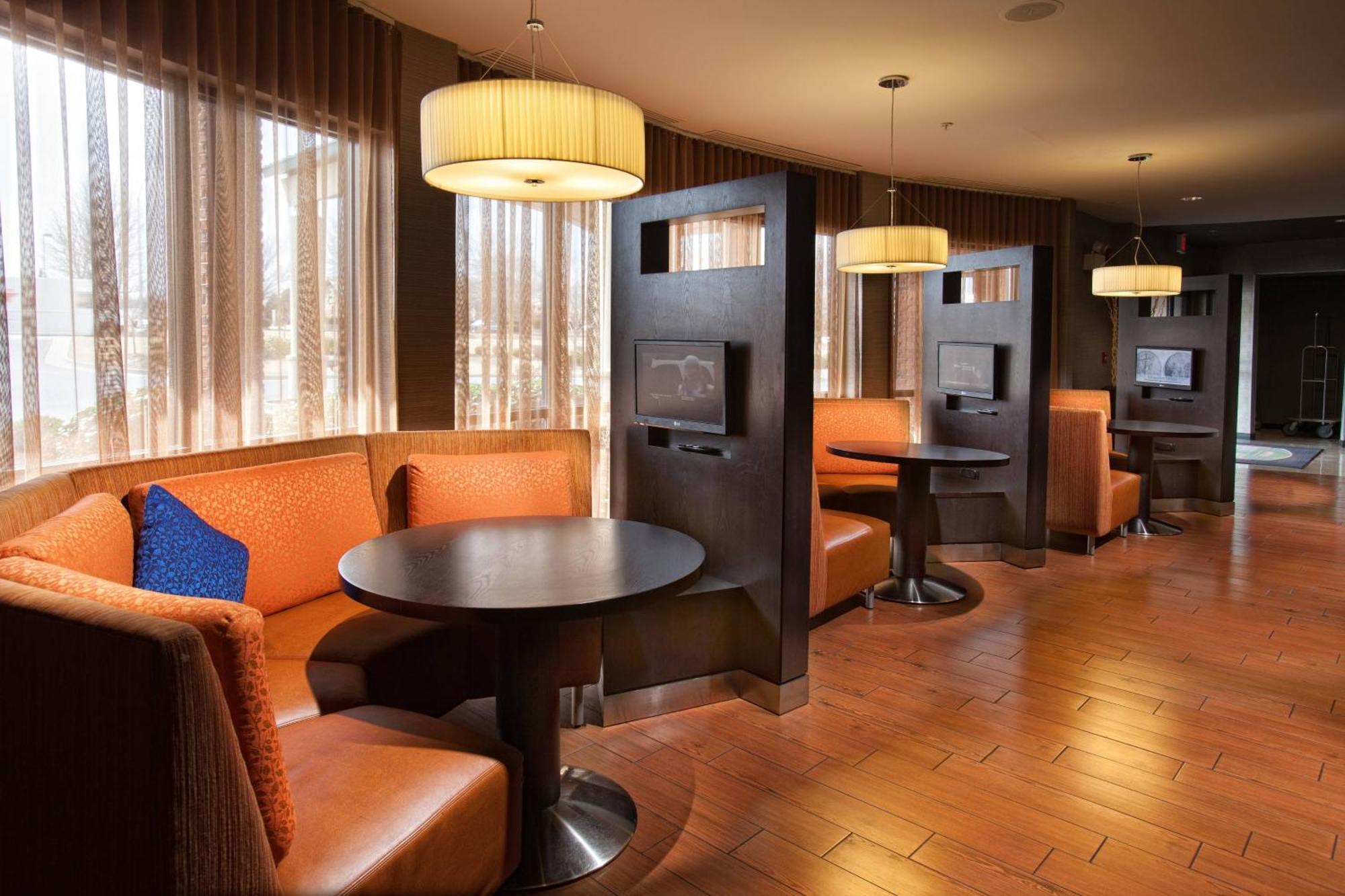 คอร์ตยาร์ด ฟาเยตต์วิลล์ Hotel เฟย์เอตต์วิลล์ ภายนอก รูปภาพ