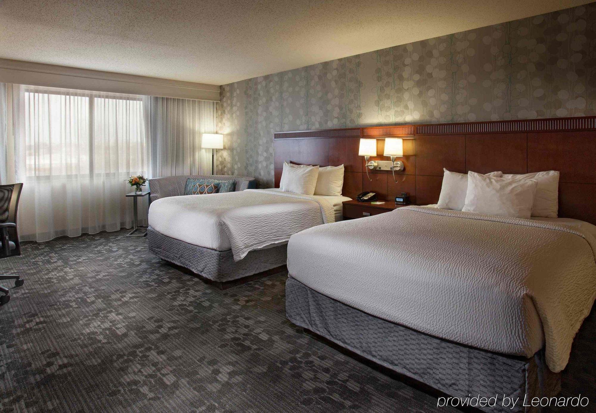 คอร์ตยาร์ด ฟาเยตต์วิลล์ Hotel เฟย์เอตต์วิลล์ ภายนอก รูปภาพ