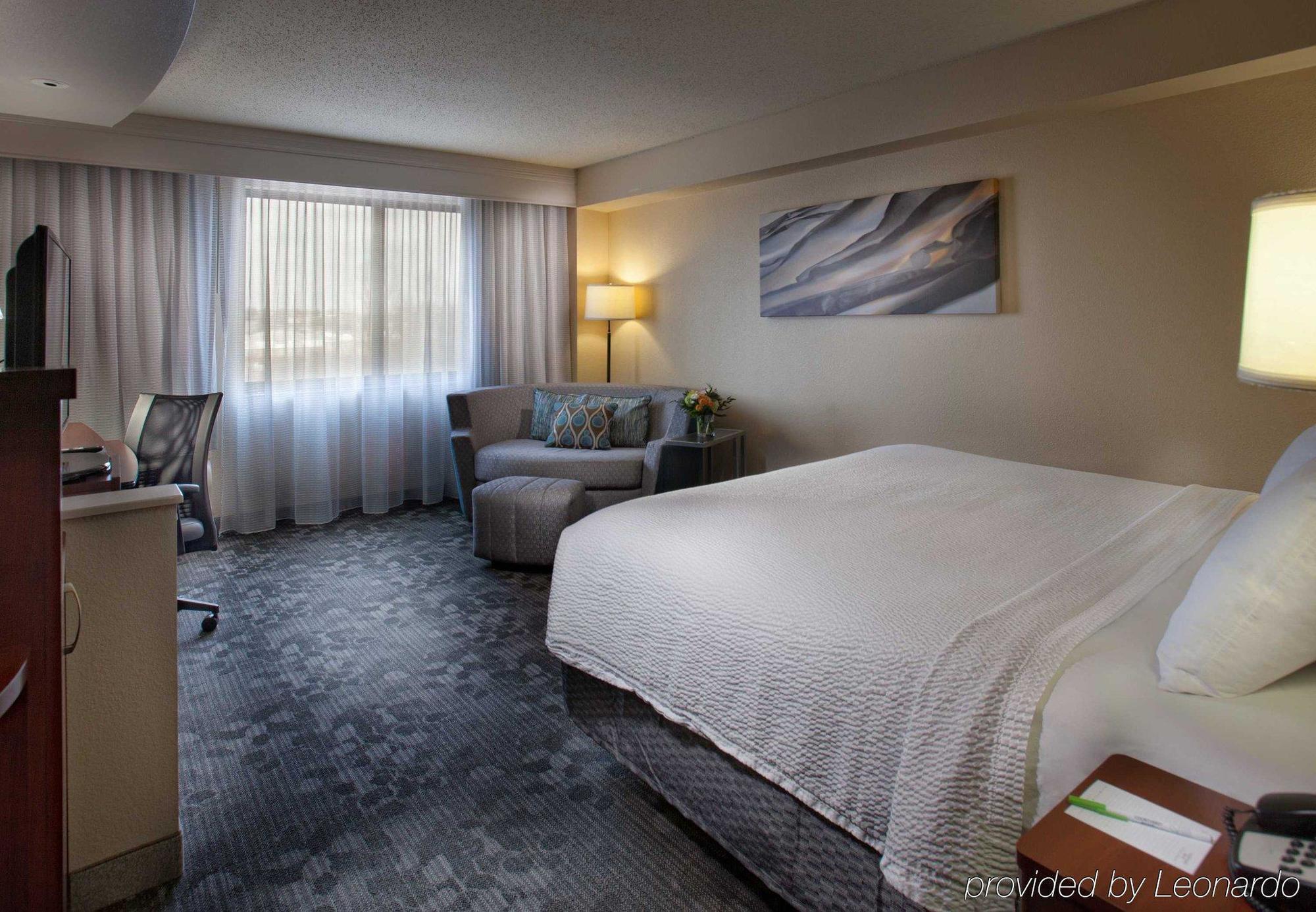 คอร์ตยาร์ด ฟาเยตต์วิลล์ Hotel เฟย์เอตต์วิลล์ ภายนอก รูปภาพ