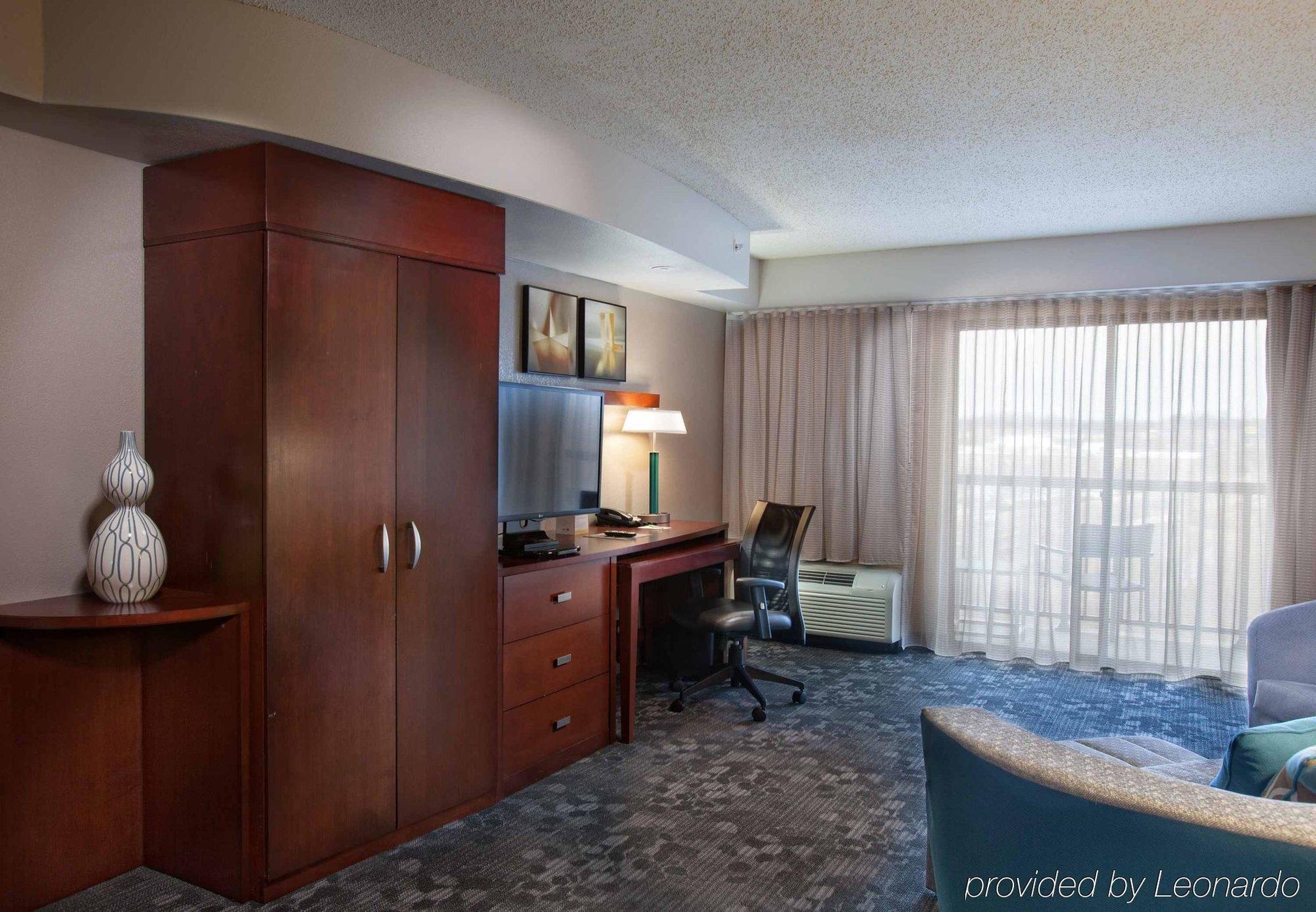 คอร์ตยาร์ด ฟาเยตต์วิลล์ Hotel เฟย์เอตต์วิลล์ ภายนอก รูปภาพ